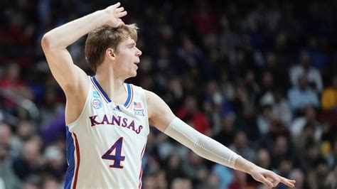 No. 1 seed Kansas cruises past Howard with Self still absent